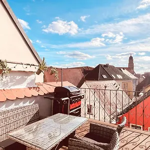  Apartment Zentrales Turm-apt Mit Terrasse